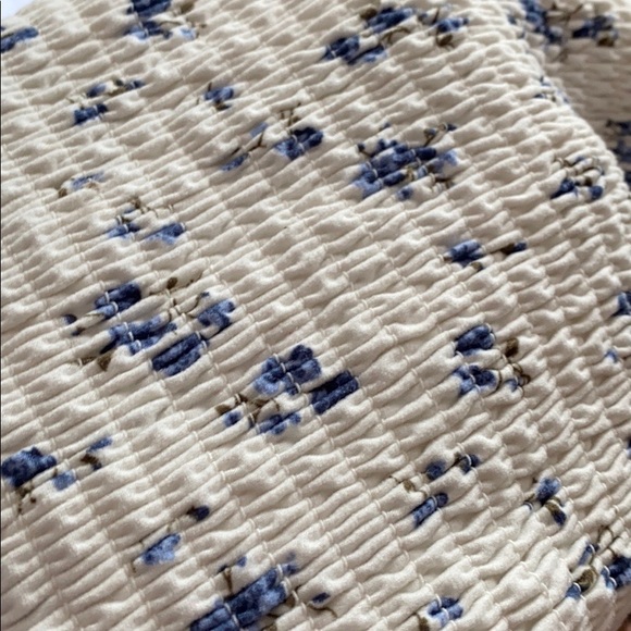 Cream White Floral Tank Top - Picture 2 of 2